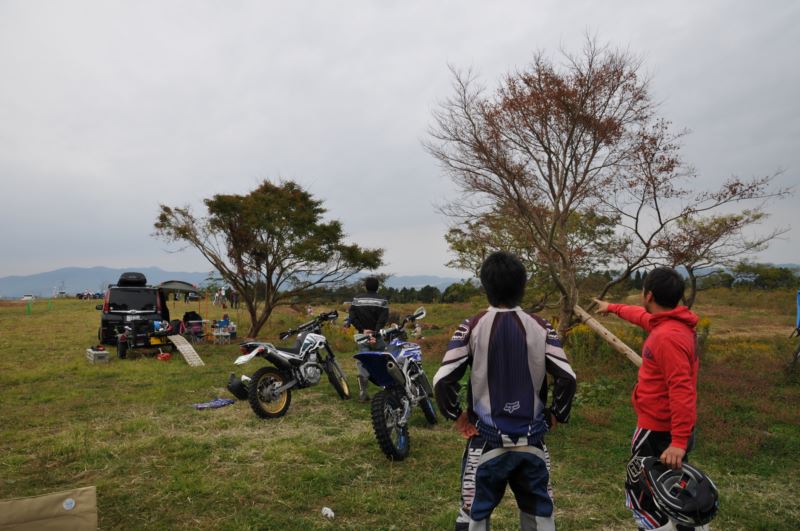 ハイエース　バイクも積めるシンプルキャンパーに乗って　鹿児島寺山牧場へ