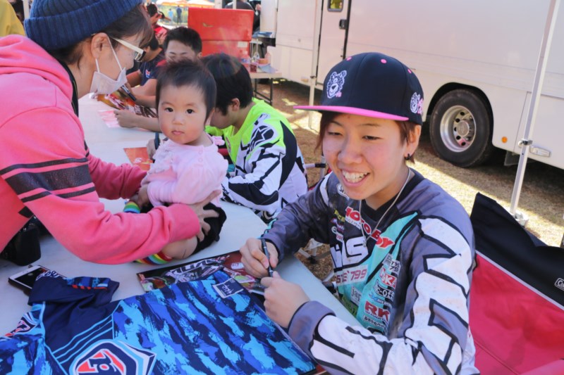 ハイエース特装車ベース　バイクも積めるシンプルキャンパーに乗って鹿児島県須杭・モトクロスレースに参加してきました。
