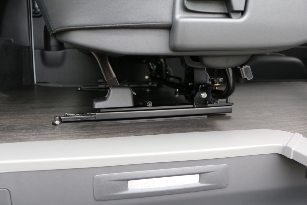 ハイエース S-GL用リアシート シートベルト加工有 DXにポン付け可能 