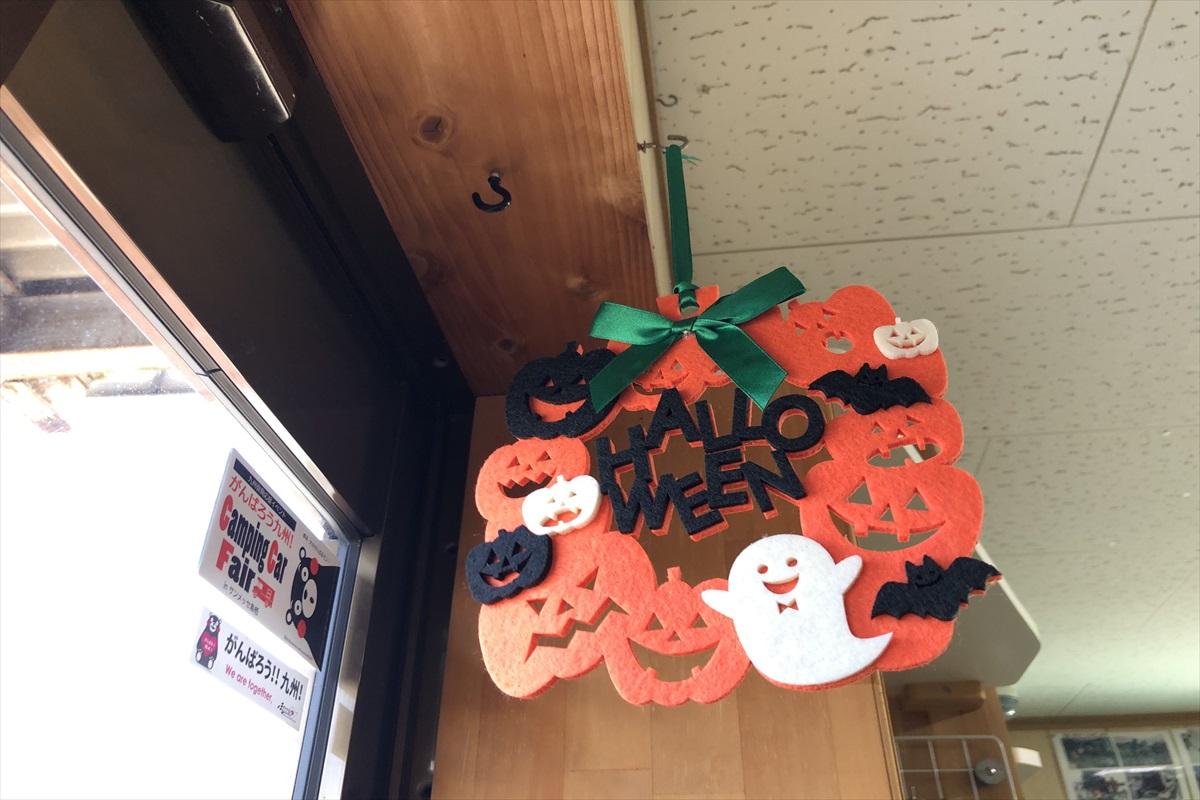 水や汚れ、傷からシートを守ることができるシートガードエプロン