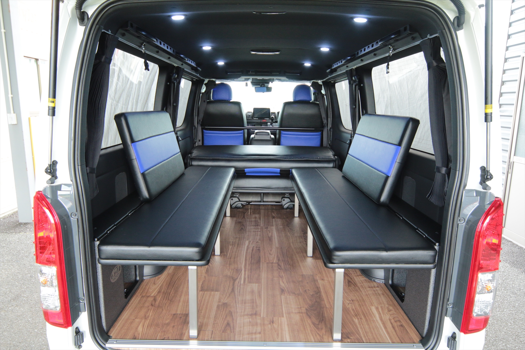 ハイエース両面跳ね上げベッド