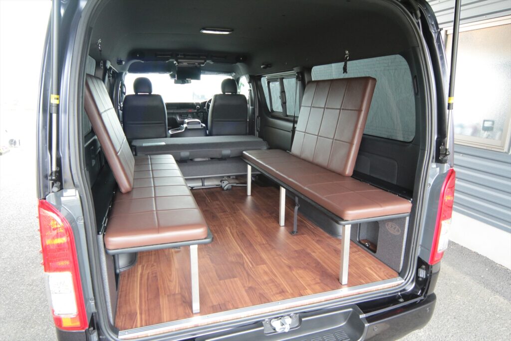 ハイエースSGLワイド跳ね上げベッド搭載家族で車中泊の旅