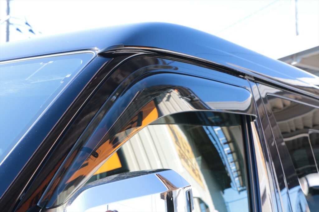 ハイエースサイドバイザー