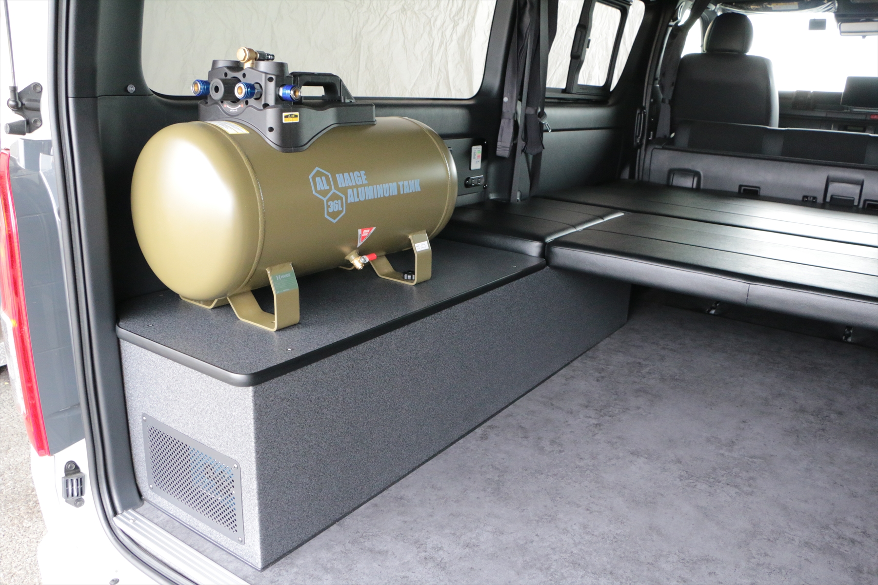 サブバッテリーシステム＆コンプレッサー搭載マリンスポーツ専用トランポ