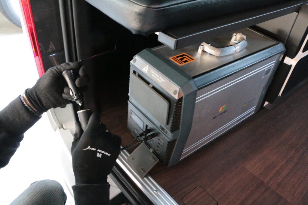 ポータブルバッテリー用１２Vソケット増設