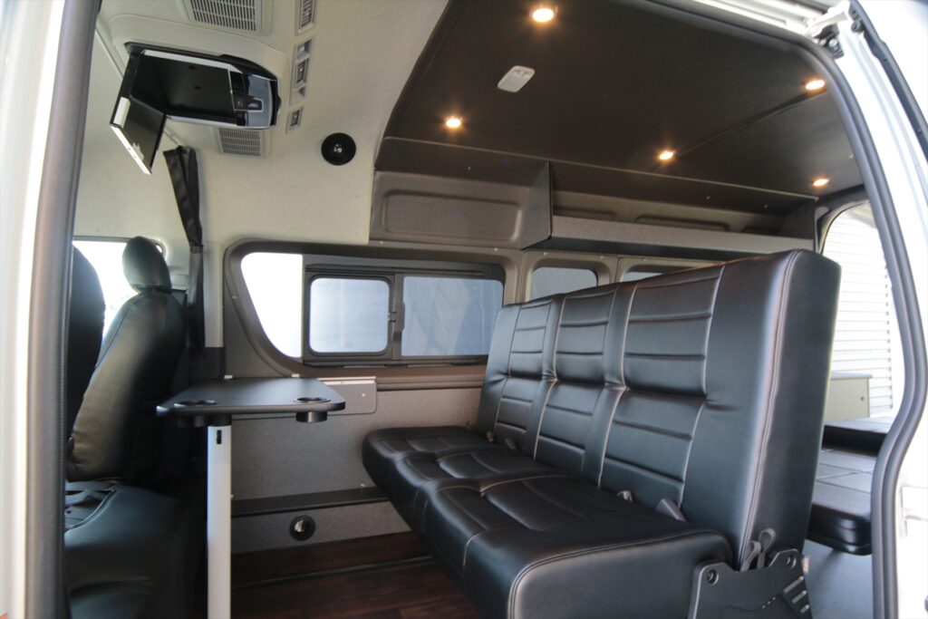 ハイエース特装車８ナンバーキャンピングカー