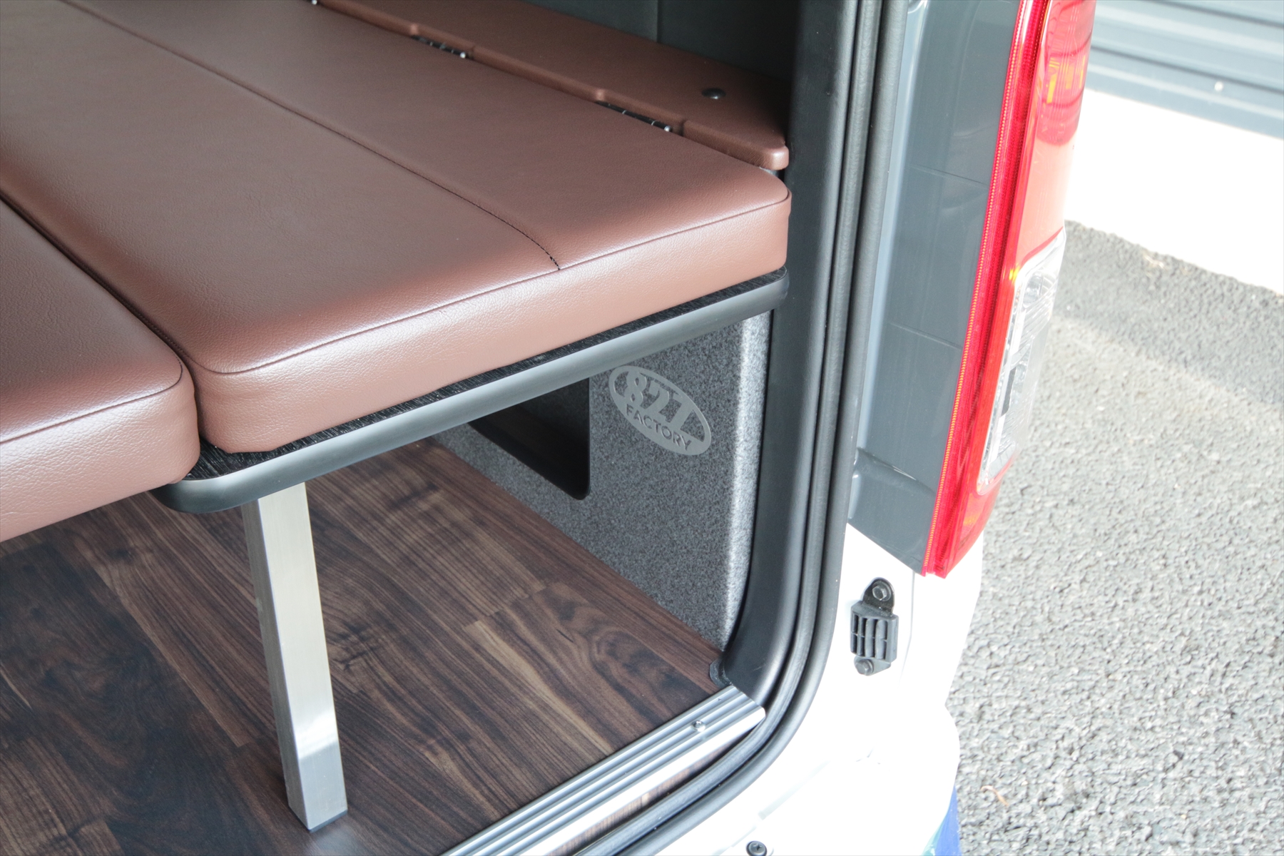 ベッド土台くりぬき加工