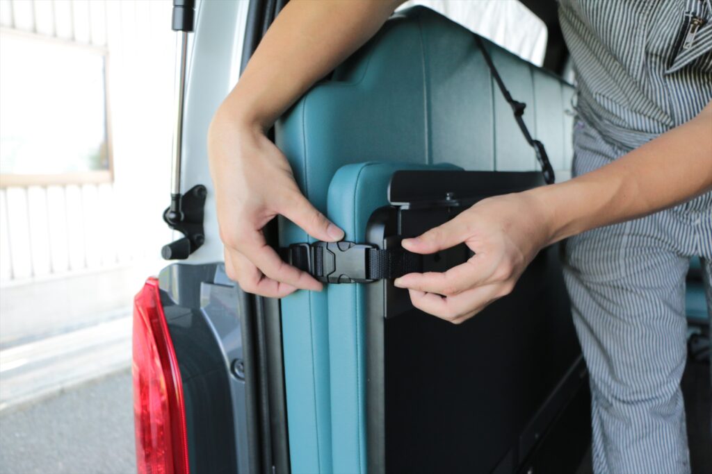 ハイエース2段ベッドステップベッドで車中泊