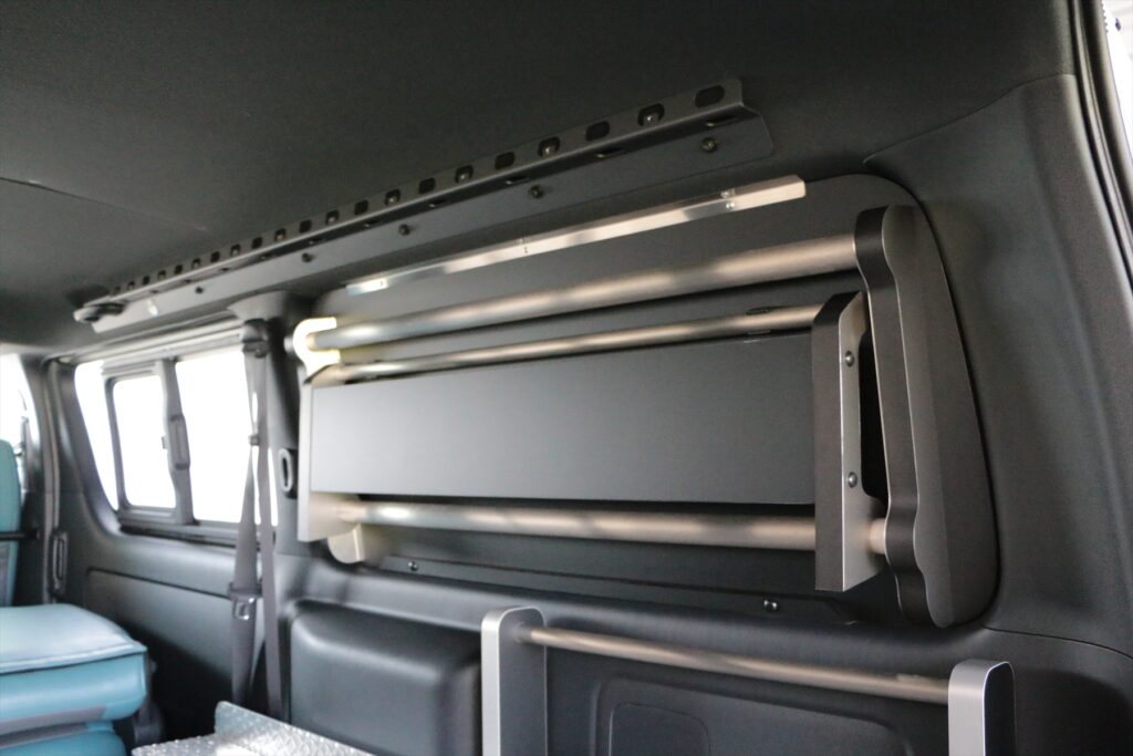 ハイエース可動式トレースイングトレーはバイク自転車トランポに