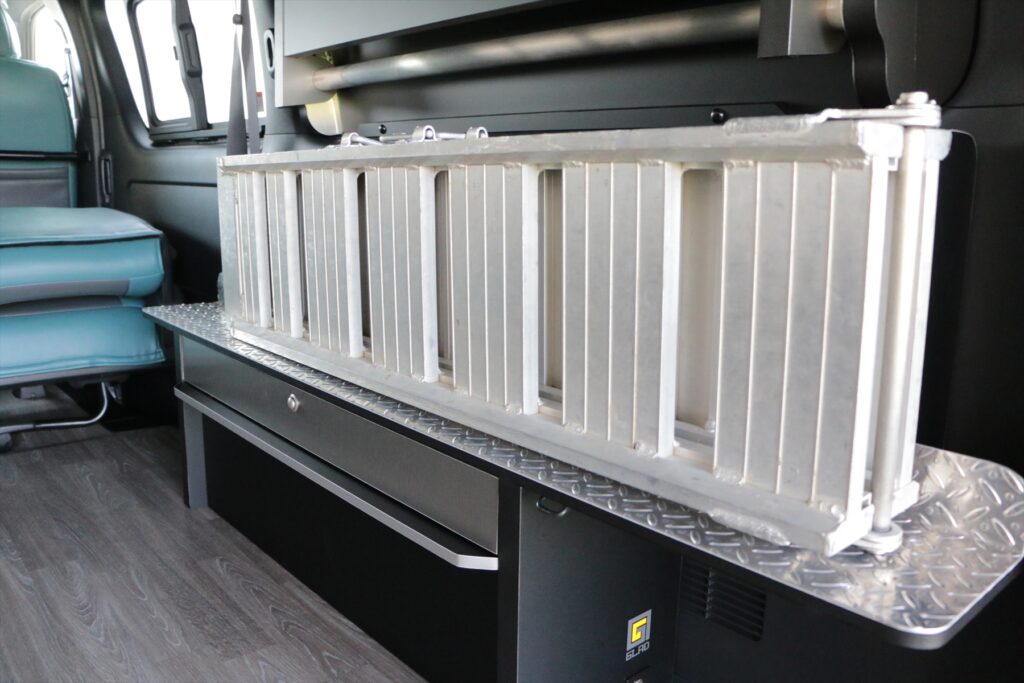 ハイエースモトボックスバイクトランポおすすめ収納