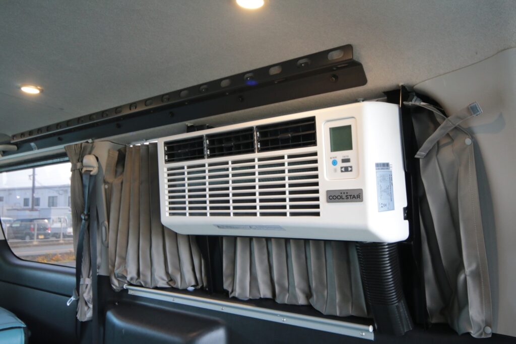 ハイエース車中泊に遮光カーテン