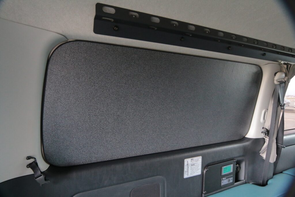 ハイエース窓埋めパネルイージーウィンドパネル