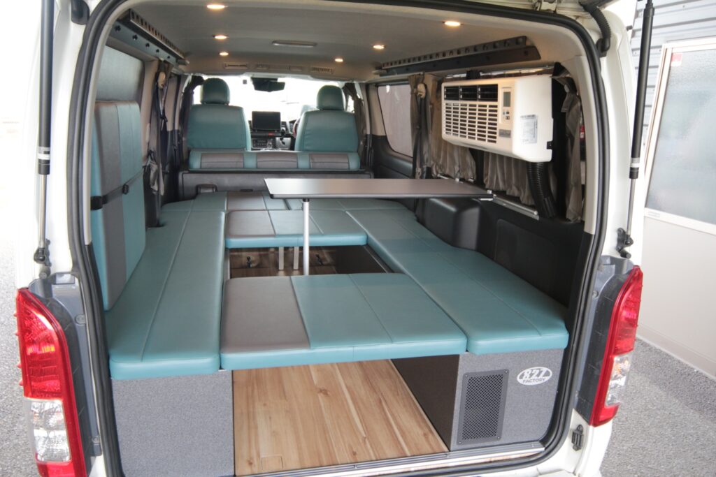 ハイエースフルフラットベッド