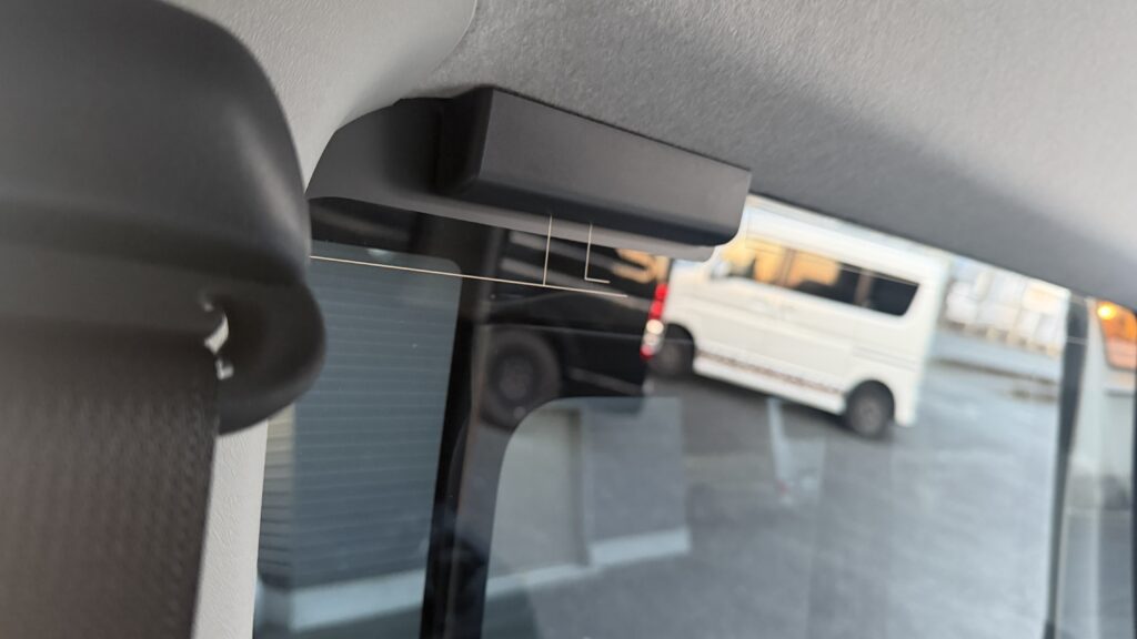 新型ハイエースも入庫してます